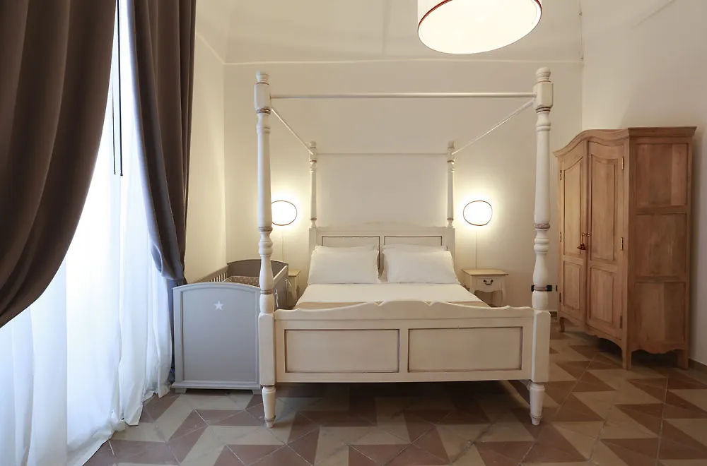 Santa Marta Suites & Apartments 2*, Lecce