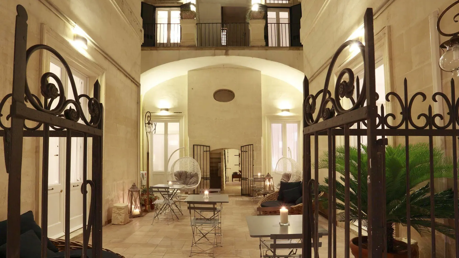 Santa Marta Suites & Apartments 2*, Lecce